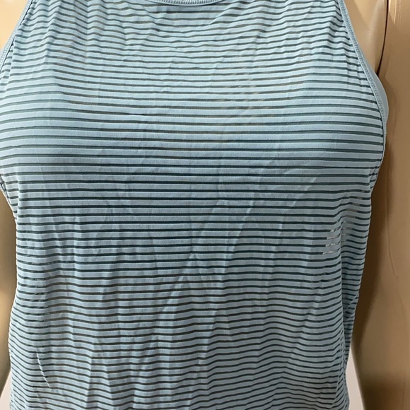 Lululemon tank top size 4 - Picture 5 of 6